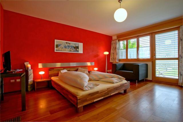 Schnider Bed&Breakfast Und Cafe Vals Rom bilde