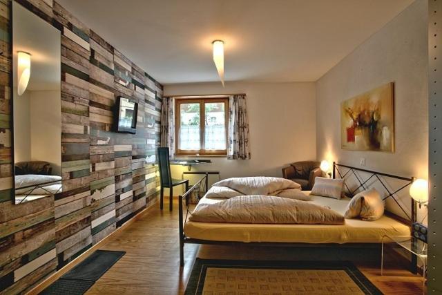 Schnider Bed&Breakfast Und Cafe Vals Rom bilde